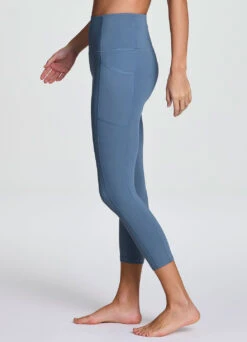 Tech Flex Ultra Hold Capri -Rbx Active Wear Shop 443030be c5e8 4db2 8753 7f11970ced34