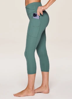 Crossover Ultra Hold Capri -Rbx Active Wear Shop 729a2834 e439 4a4d 91ac 3f890503ff45