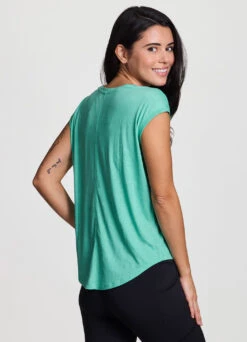 Breezy Hi Low Tee -Rbx Active Wear Shop 98711840 7ed9 413f a0c2 3b93e14748b1