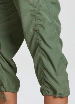 Lumen Lightweight Capri Pant -Rbx Active Wear Shop a56929b7 56fc 4b59 8baa e9dc8a8ce8d7