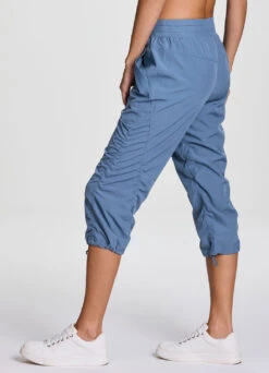 Lumen Lightweight Capri Pant -Rbx Active Wear Shop a996b8c4 71e2 4dd4 93b0 3894bbbf05b3