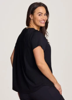 Plus On The Run Tee -Rbx Active Wear Shop f1959e20 b1ee 407a a00f 5dc1d284a0bd