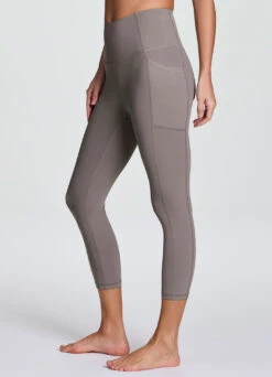 Tech Flex Ultra Hold Capri -Rbx Active Wear Shop fd3fa992 e21b 475b 84e9 ec40e5ab7c37